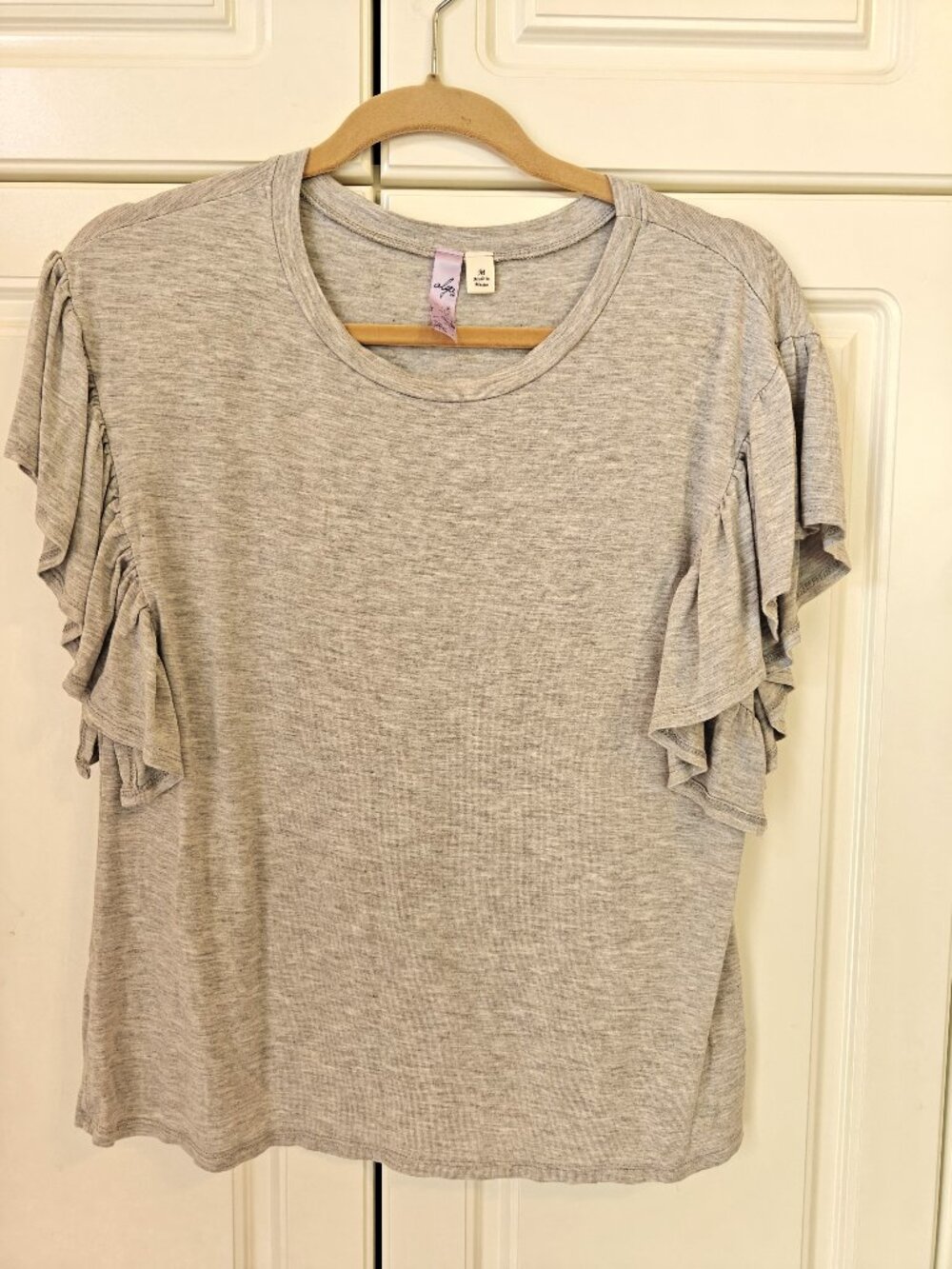 Alya Light Gray Tee Shirt, Size Medium